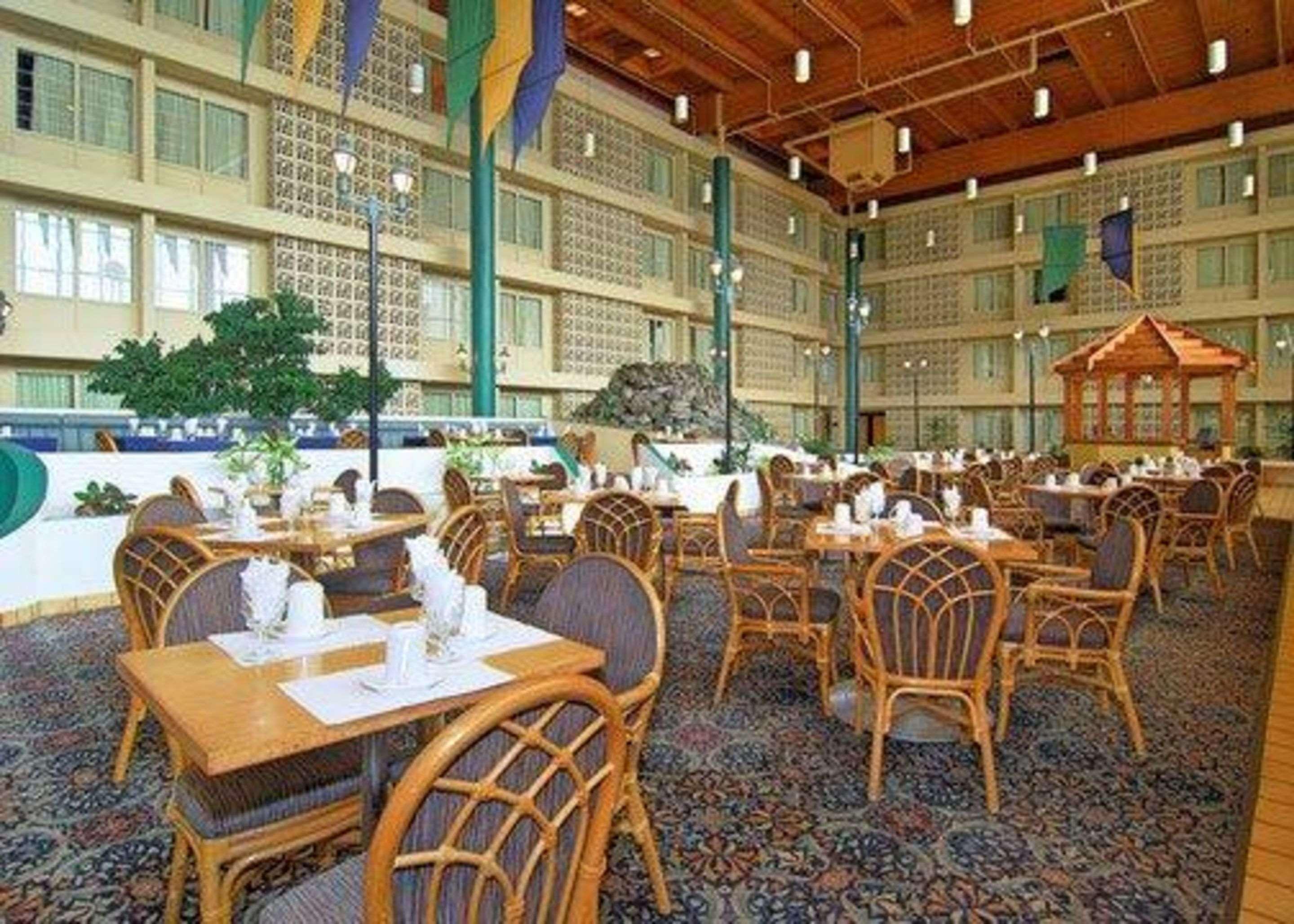 Red Lion Hotel Charlotte Esterno foto